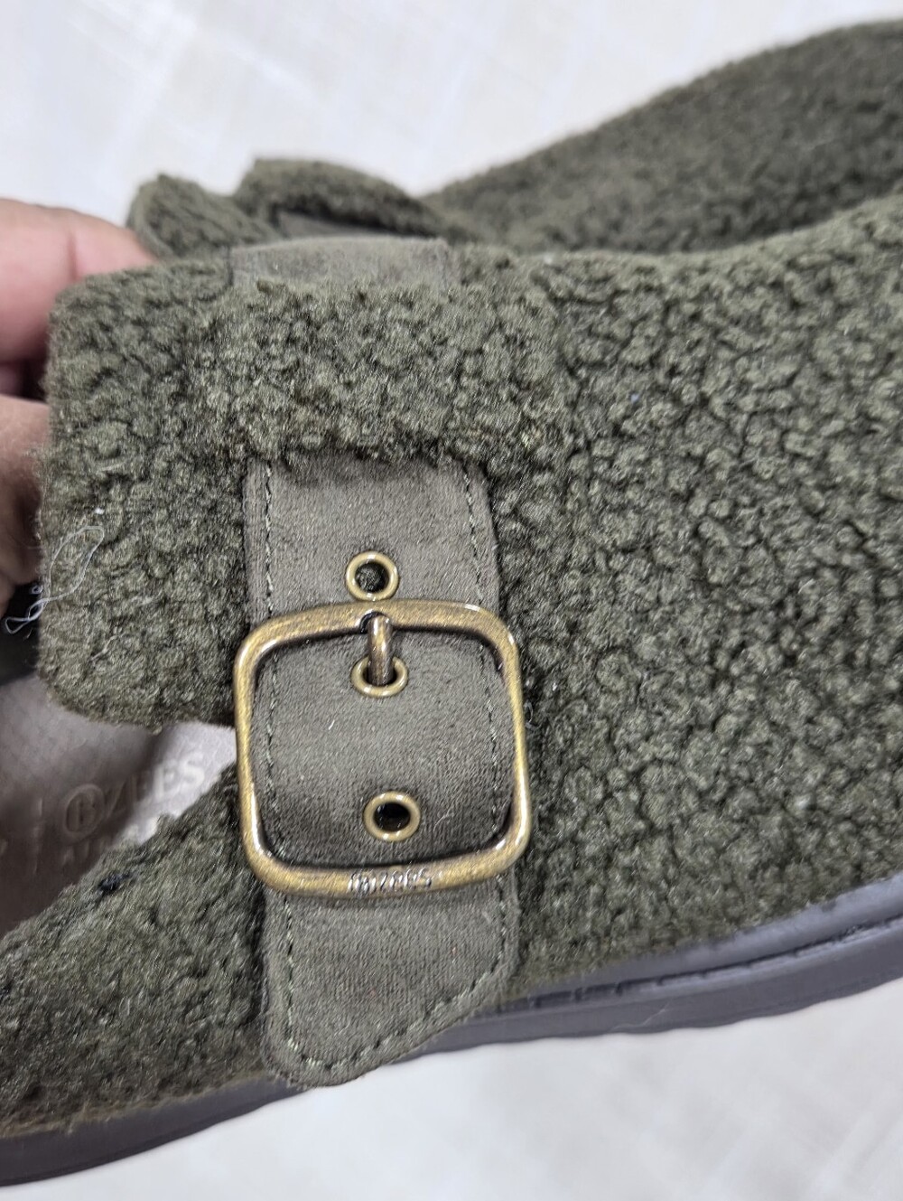 Life Stride Women's Olive Green Faux Shearling Slip-On with Buckle Size 6.5 . - Picture 7 of 12